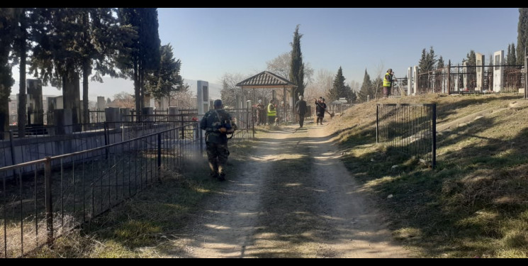 Qazaxda Novruz bayramı ərəfəsində şəhər və kənd qəbiristanlıqlarında keçirilən iməcilik bu gün də davam etdirilib