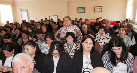 Qazaxda icra başçısının may ayı üzrə vətəndaşlarla keçirilən növbəti səyyar görüşü rayonun Daş Salahlı kəndində olub