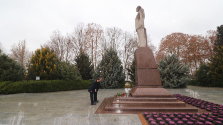 Qazaxda “Azərişıq” ASC-nin yaranmasının 10 illiyi münasibətilə Ulu Öndər Heydər Əliyevin abidəsi və Ümummilli Liderin adını daşıyan Mərkəz ziyarət olunub 06.02.2025
