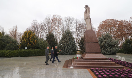 Qazaxda “Azərişıq” ASC-nin yaranmasının 10 illiyi münasibətilə Ulu Öndər Heydər Əliyevin abidəsi və Ümummilli Liderin adını daşıyan Mərkəz ziyarət olunub 06.02.2025