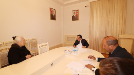 İcra başçısı vətəndaşları fərdi qəbul edərək müraciətlərini dinləyib 10.04.2026