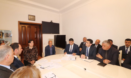 Qazax RİH-də keçirilən bugünkü ümumi qəbulda icra başçısı vətəndaşların müraciətini dinləyib-22.05.2026