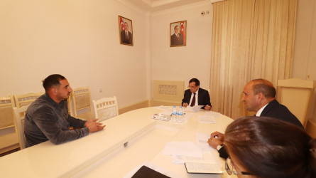 İcra başçısı vətəndaşları fərdi qəbul edərək müraciətlərini dinləyib 10.04.2026