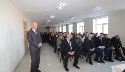 Millət vəkili Səməd Seyidov bu gün Qazaxın Yuxarı Salahlı kəndində sakinlərlə görüşüb 24.01.2025