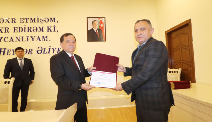 Qazaxda bir qrup dövlət qulluqçusu Peşə Bayramı Günü münasibətilə Fəxri Fərmanla təltif edilib-23.06.2025