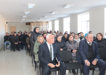 Millət vəkili Səməd Seyidov bu gün Qazaxın Yuxarı Salahlı kəndində sakinlərlə görüşüb 24.01.2025